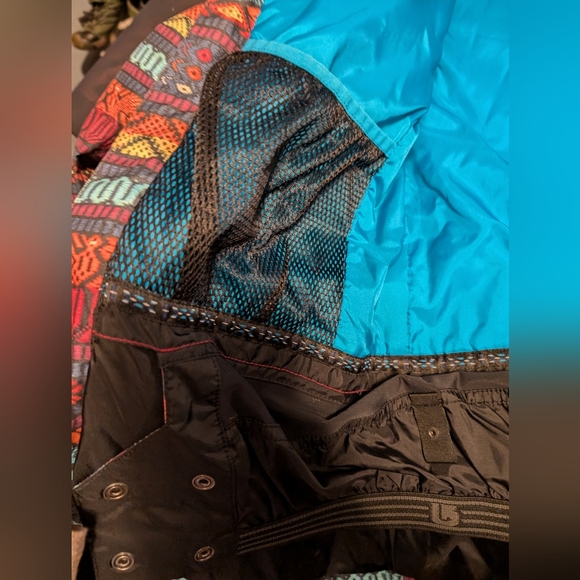 Burton Snow Jacket, Women's Small, w/ Hood and Vents, Multicolored Pattern - Picture 6 of 9